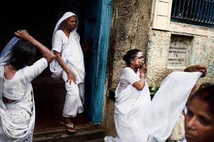 India mourning in white attire